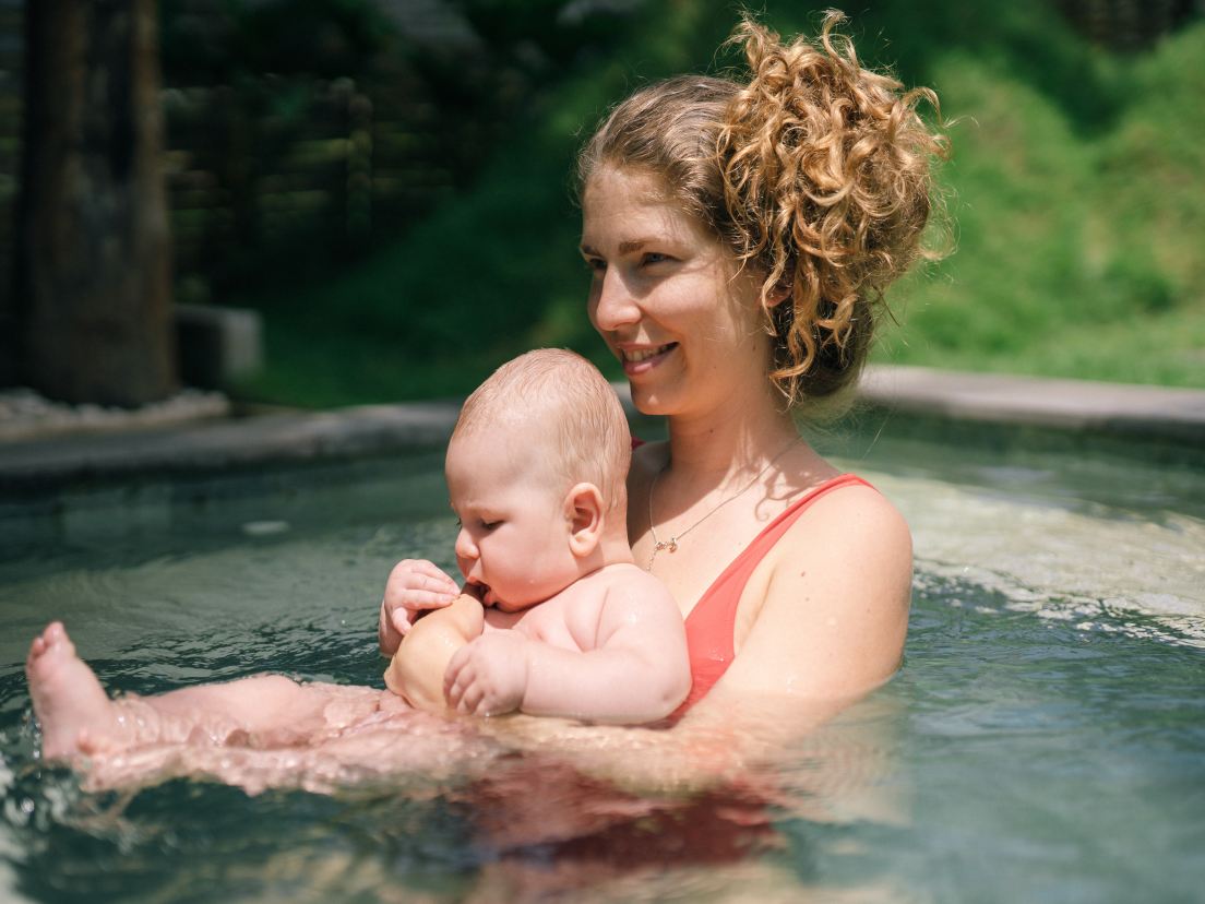 Babyschwimmen - wann und wie ist ein Schwimmkurs sinnvoll?